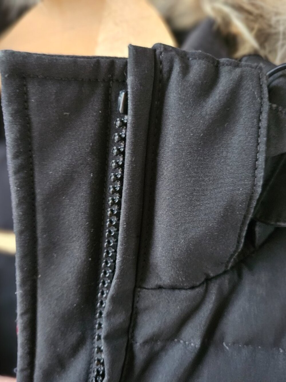 Authentic Canada Goose Bomber Jacket - Picture 11 of 13